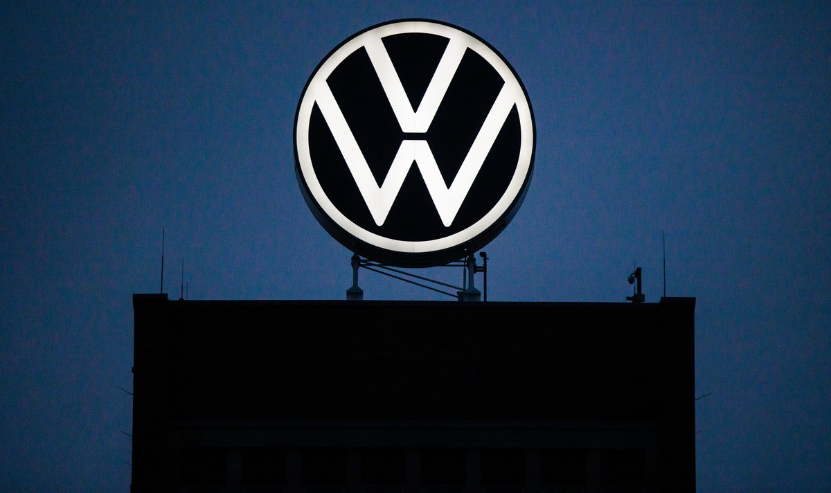 epa13210064 (FILE) - The logo of the automotive company Volkswagen is illuminated at a building of the VW factory in Wolfsburg, Germany, 29 October 2024 (reissued 03 September 2026). The Volkswagen Gr ...