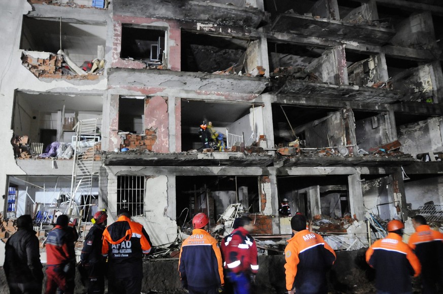 Eine gewaltige Explosion erschütterte diese Polizeistation in der Südosttürkei.