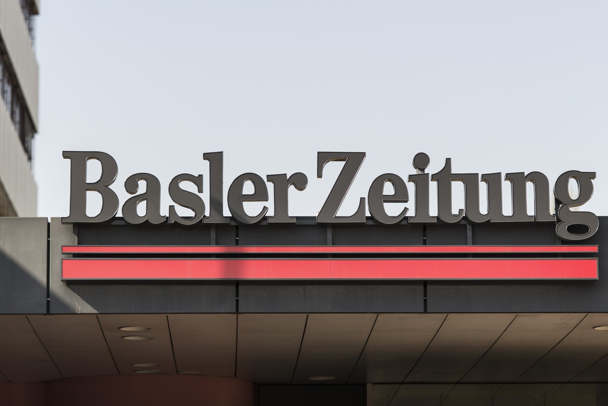ARCHIV  ZUR UEBERNAHME VON TAMEDIA DER "BASLER ZEITUNG" STELLEN WIR IHNEN FOLGENDES BILDMATERIAL ZUR VERFUEGUNG - Gebaeude und Logo der Basler Zeitung Medien an der Hochbergerstrasse in Bas ...