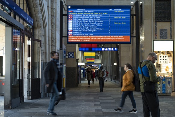 Les panneau des horaires horaire photographie a la Gare CFF de Lausanne lors de la pandemie du virus Coronavirus, (Covid-19) ce lundi 16 mars 2020 a Lausanne. (KEYSTONE/Leandre Duggan)