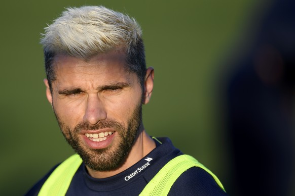 ARCHIVBILD ZUM WECHSEL VON VALON BEHRAMI ZUM FC SION --- Swiss national team soccer player Valon Behrami during a training session at the AEK FC Training Center, in Athens, Greece, Tuesday, March 20,  ...