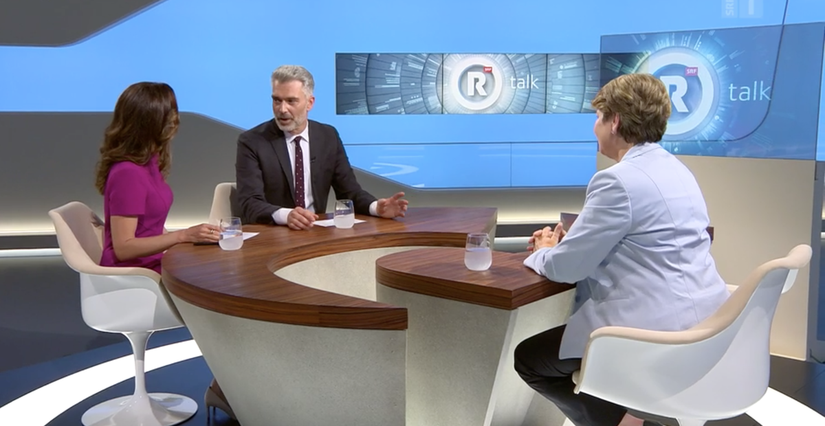 Die Moderatoren Nicole Frank und Sandro Brotz fühlten Bundesrätin Viola Amherd auf den Zahn.