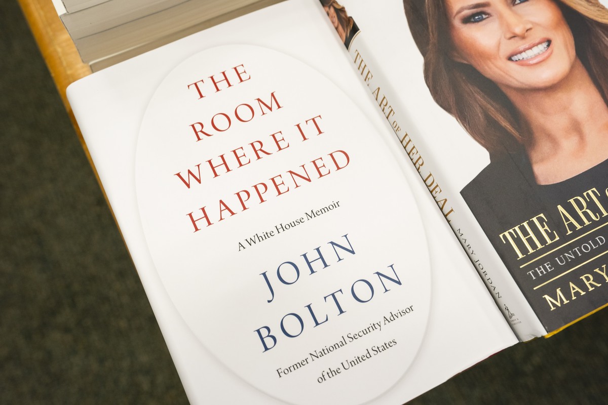epaselect epa08504047 Former National Security Advisor John Bolton's new book about the Trump White House 'The Room Where It Happened: A White House Memoir' on sale the first day of its ...