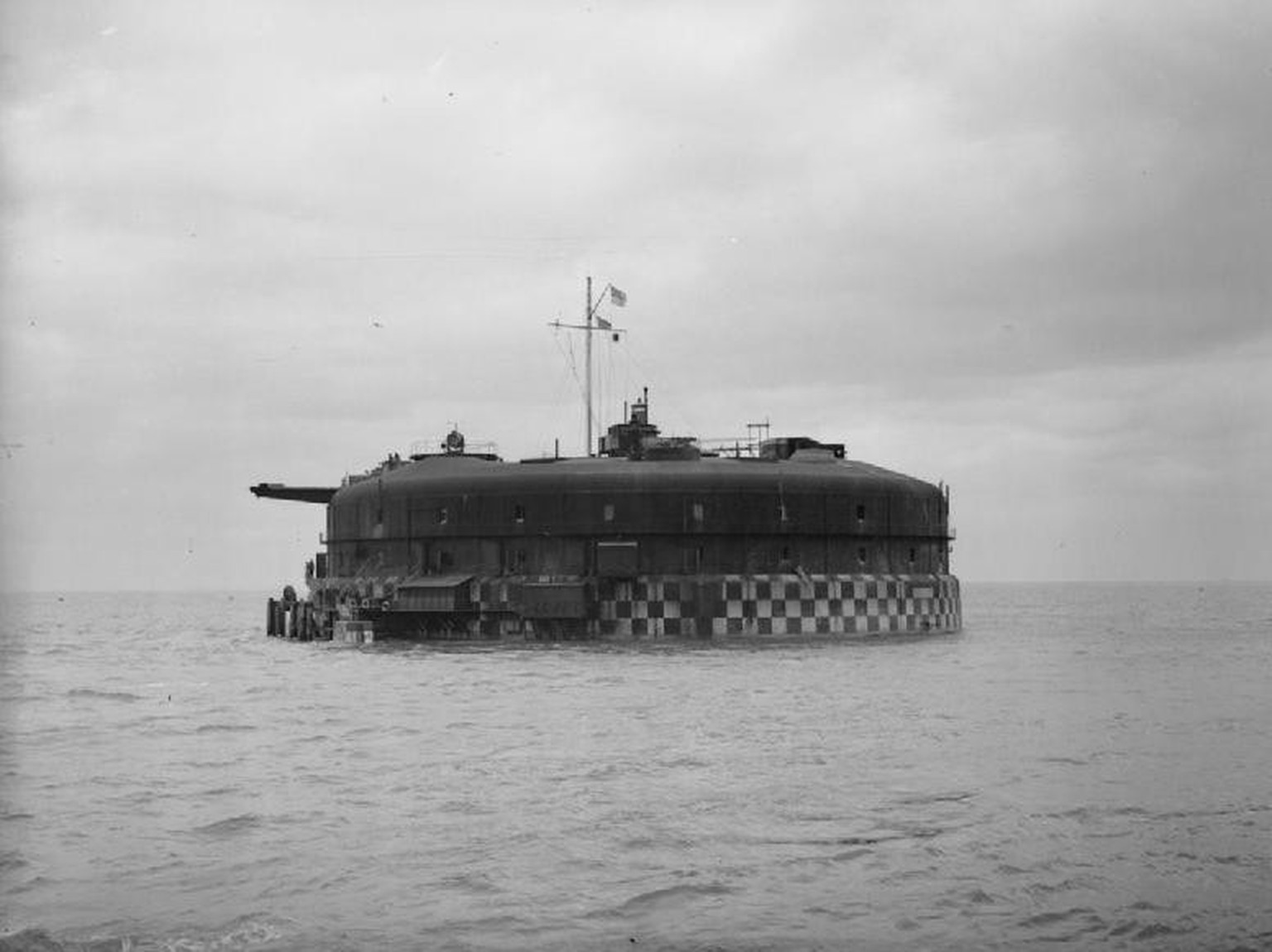 Spitbank Fort Solent Sea Forts, Portsmouth https://www.zoopla.co.uk/for-sale/details/60033914/?search%5C_identifier=250a332526d5c3017672b607515f1d10