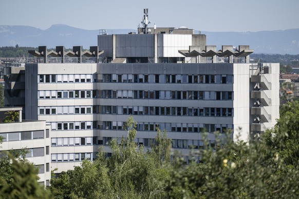 Das Bundesasylzentrum Bern, am Donnerstag, 4. August 2022, in Bern. Am Dienstag ist im Bundesasylzentrum im ehemaligen Zieglerspital bei mehreren Personen Diphtherie diagnostiziert worden. Zwei Stockw ...