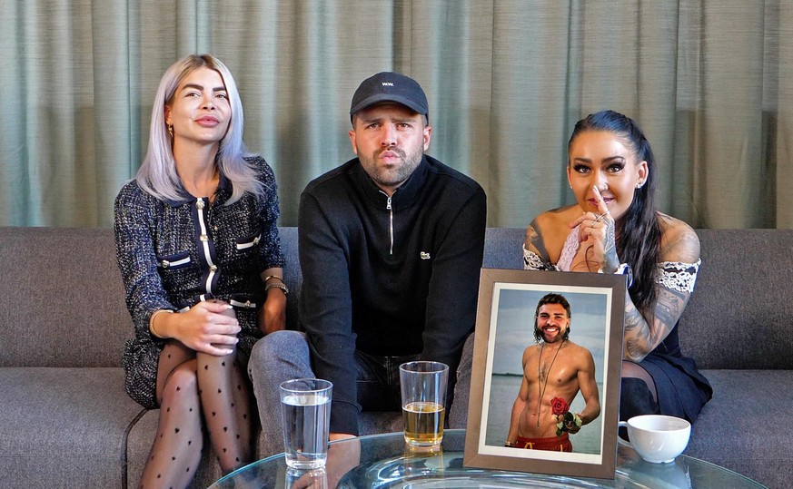 «Was für ein A*loch!» – Franzoni schaut «Bachelor» mit zwei Kandidatinnen 😅