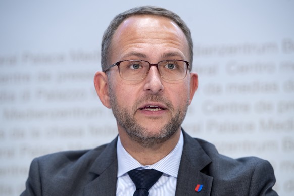 Staatsrat Norman Gobbi, Vorsteher des Departements fuer Inneres, Justiz und Polizei des Kantons Tessin; Praesident der Regierungskonferenz Militaer, Zivilschutz und Feuerwehr (RK MZF), spricht waehren ...