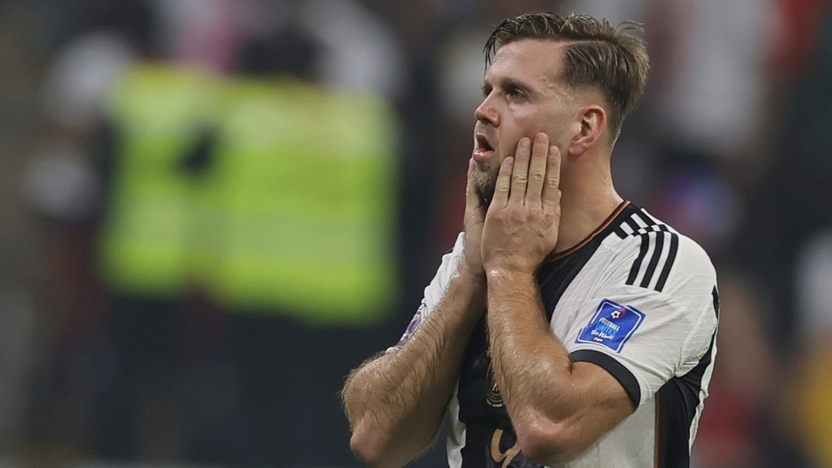 epa10342993 Niclas Fuellkrug of Germany reacts after the FIFA World Cup 2022 group E soccer match between Costa Rica and Germany at Al Bayt Stadium in Al Khor, Qatar, 01 December 2022. EPA/Ronald Witt ...
