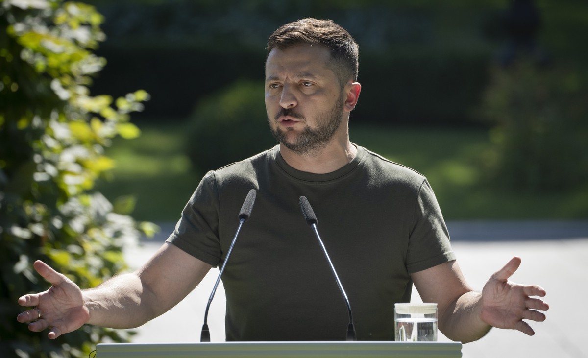 Ukrainian President Volodymyr Zelenskyy speaks at a news conference with Lithuanian President Gitanas Nauseda during their meting in Kyiv, Ukraine, Thursday, July 28, 2022. (AP Photo/Efrem Lukatsky)