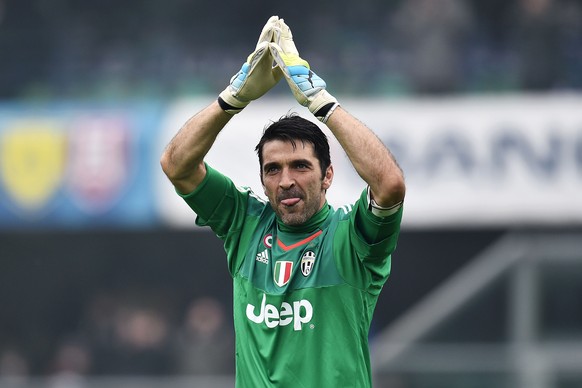 Der 38-jährige Buffon erlebt bei Juventus mindestens seinen 3. Frühling und springt noch immer im Tor umher wie ein junges Reh.