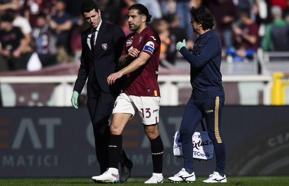 Torino FC vs US Salernitana - Serie A Ricardo Rodriguez of Torino FC leaves the field after sustaining an injury during a Serie A football match between Torino FC and US Salernitana.  Turin Italy Copyright: xNic...