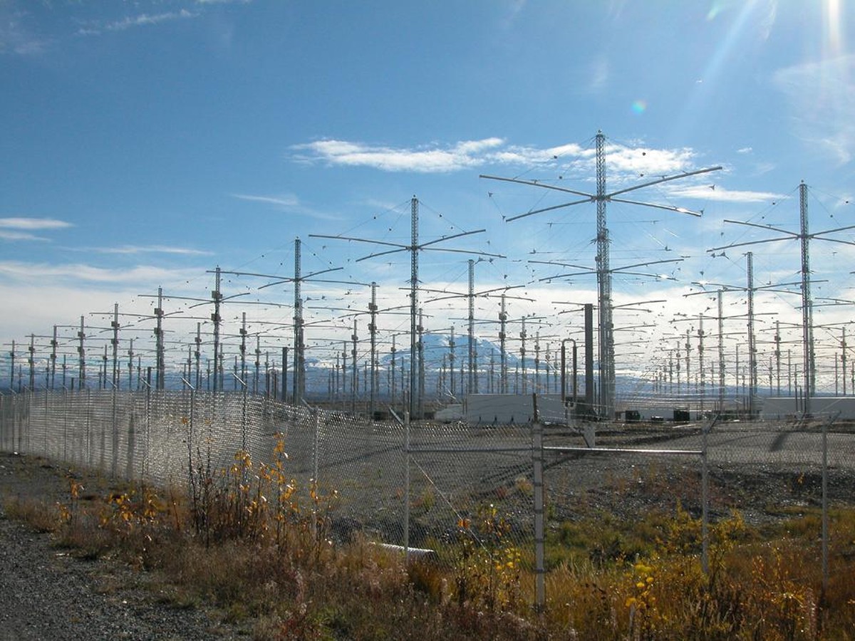 Antennenfeld von HAARP
https://de.wikipedia.org/wiki/High_Frequency_Active_Auroral_Research_Program#/media/Datei:HAARP20l.jpg