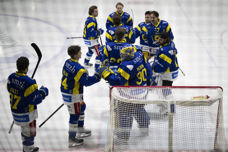 Der EHC Arosa vor dem Eishockey Spiel der Swiss League zwischen dem EHC Arosa (EA) und dem EHC Chur (EHCC), am Dienstag, 28. Oktober 2025, im Sport- und Kongresszentrum in Arosa. (KEYSTONE/Gian Ehrenz ...