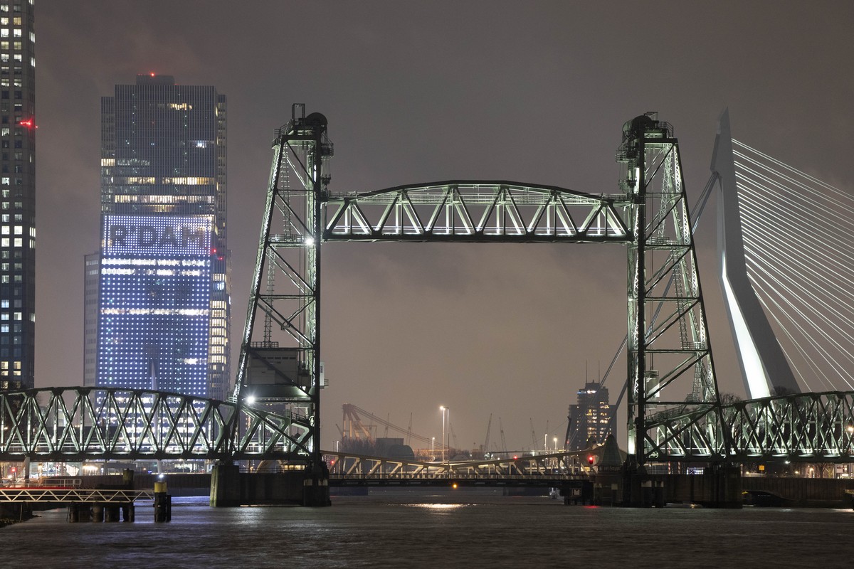 View of the Koningshaven Bridge, known as De Hef, (The Lift), in Rotterdam, Netherlands, Thursday, Feb. 3, 2022. A plan to dismantle the historic bridge in the heart of Dutch port city so that a huge  ...