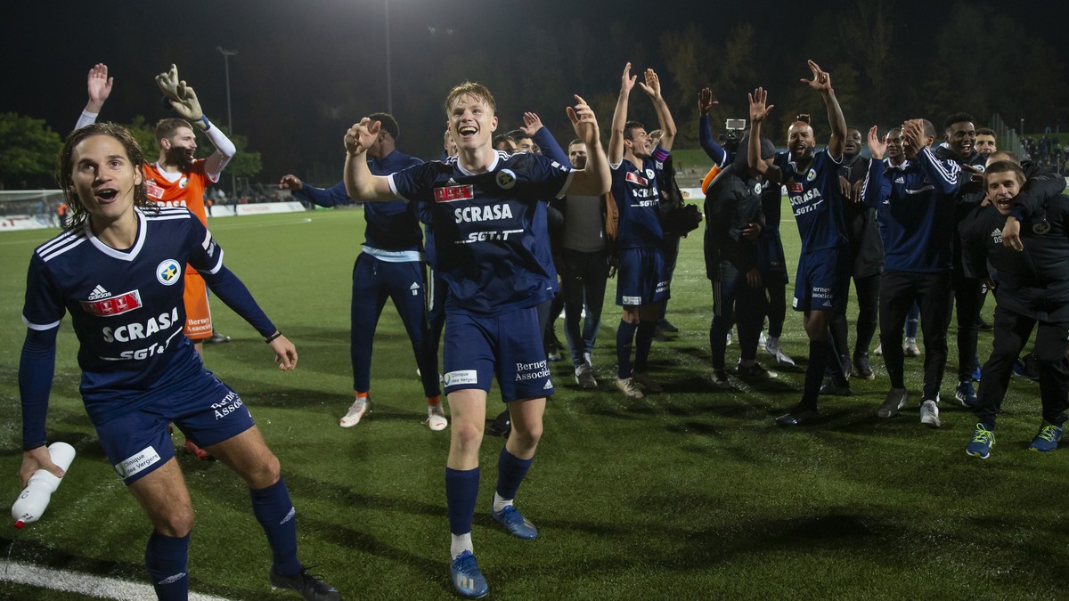 Etoile Carouge's players celebrate after winning against Basel team, during the Swiss Cup Round of 16 between Etoile Carouge FC and FC Basel, at the Stade de la Fontenette, in Carouge, Switzerlan ...