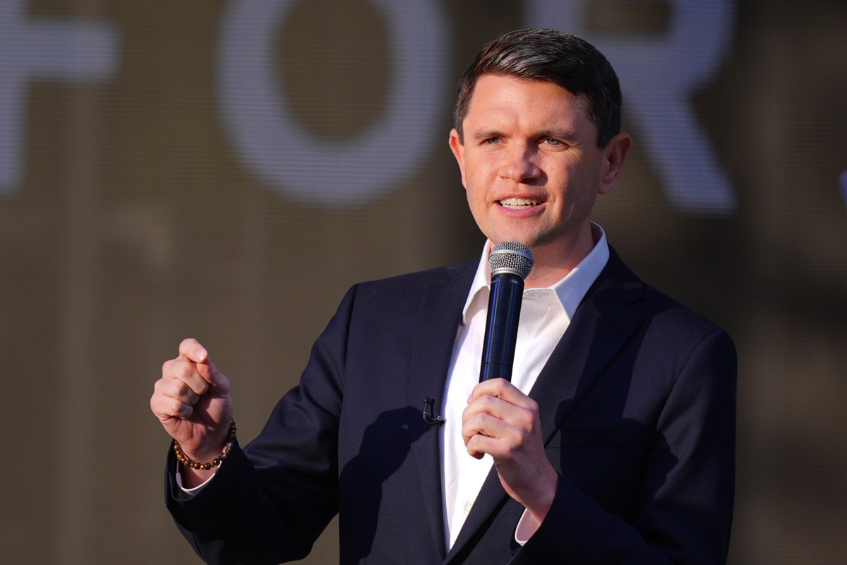 Democratic U.S. Senate candidate Texas state Rep. James Talarico speaks at a campaign event in Plano, Texas, Sunday, Oct. 18, 2026. (AP Photo/LM Otero)
James Talarico