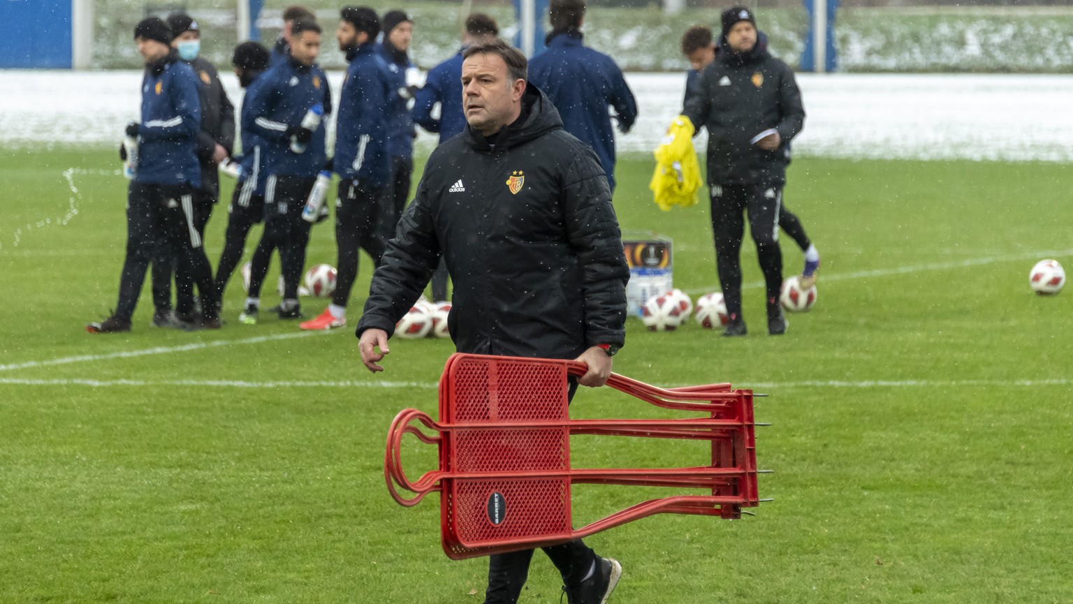 ARCHIVBILD ZUR MELDUNG, DASS ASSISTENZTRAINER PATRICK RAHMEN DEN FC BASEL INTERIMISTISCH BIS SAISONENDE WEITER TRAINIERT, AM DIENSTAG, 6. APRIL 2021 - Assistenztrainer Patrick Rahmen beim ersten Train ...