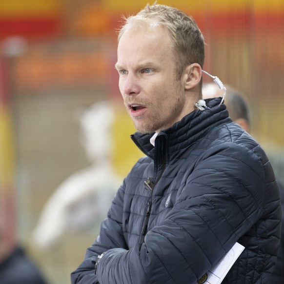 Davos Ass. Coach Johan Lundskog, waehrend dem Meisterschaftsspiel der National League zwischen den SCL Tigers und dem HC Davos am Dienstag, 26. Januar 2021, im Ilfisstadion in Langnau. (KEYSTONE /Marc ...