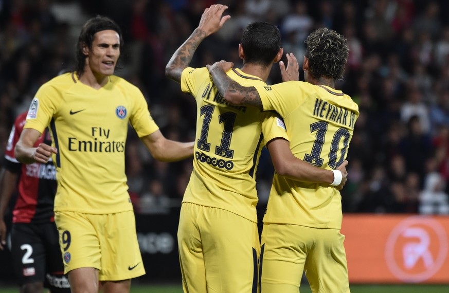 epa06143003 Paris Saint Germain&#039;s Edinson Cavani and Paris Saint Germain&#039;s Angel Di Maria and Paris Saint Germain&#039;s Neymar react during the French Ligue 1 soccer match between Guingamp  ...