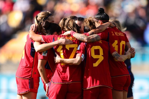 WWC23 QTR FINAL SPAIN NETHERLANDS, Spain huddle after being denied their opening goal due to offside during the FIFA Women s World Cup 2023 Quarter Final soccer match between Spain and the Netherlands ...