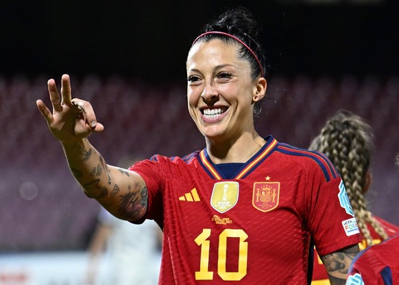 epa10943410 Spain&#039;s Jennifer Hermoso jubilates after scoring a goal during the UEFA Women&#039;s Nations League soccer match Italy vs Spain at the Arechi stadium in Salerno, Italy, 27 October 202 ...