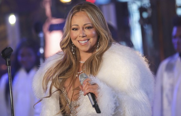 ARCHIV - Mariah Carey bei einer Silvesterfeier auf dem Times Square. Foto: Brent N. Clarke/Invision/AP/dpa