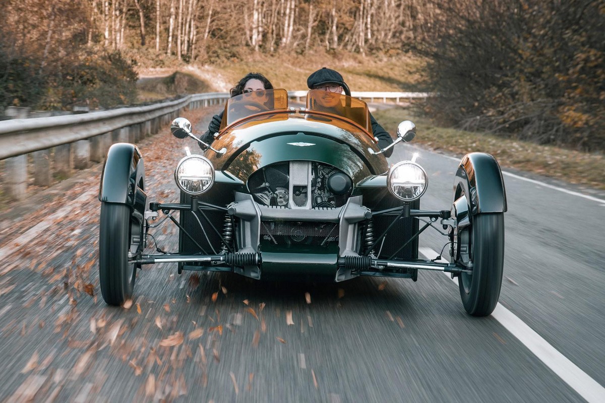 Morgan Super 3 auto retro design https://www.morgan-motor.com/super-3/