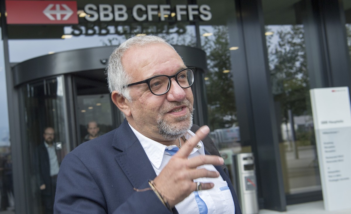 Manuel Avallone, Vizepraesidet der Gewerkschaft des Verkehrspersonals (SEV), kommentiert und kritisiert das neuste Programm "Railfit 20/30" zur Kostensenkung und Wettbewerbsfaehigkeit der SB ...