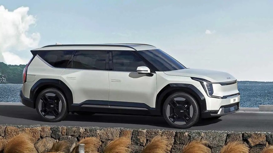 Mega SUV with the latest technology and three rows of seats.