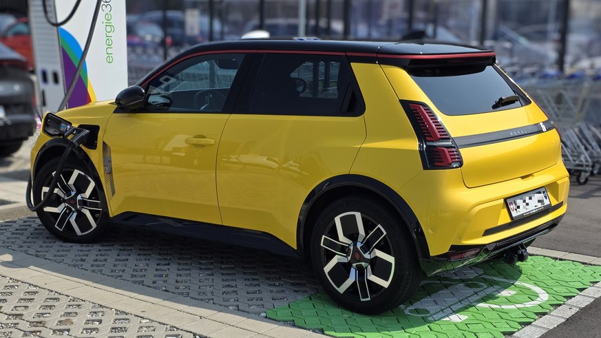 Elektroauto Renault 5: Das E-Auto kostet in der Schweiz 25&#039;000 Franken.