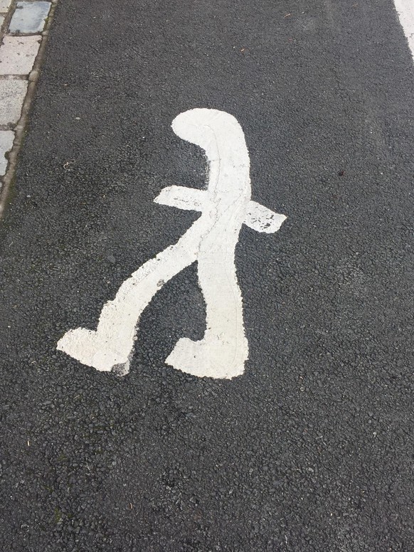 Die lustigsten Fails der Woch: auf der strasse gemalter Mann (you had one jon)