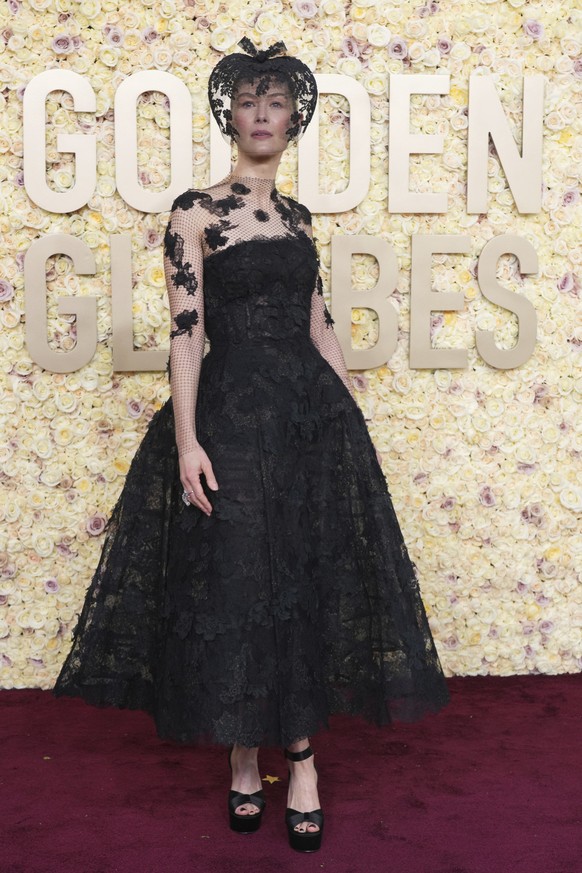 Rosamund Pike arrives at the 81st Golden Globe Awards on Sunday, Jan. 7, 2024, at the Beverly Hilton in Beverly Hills, Calif. (Photo by Jordan Strauss/Invision/AP)
Rosamund Pike