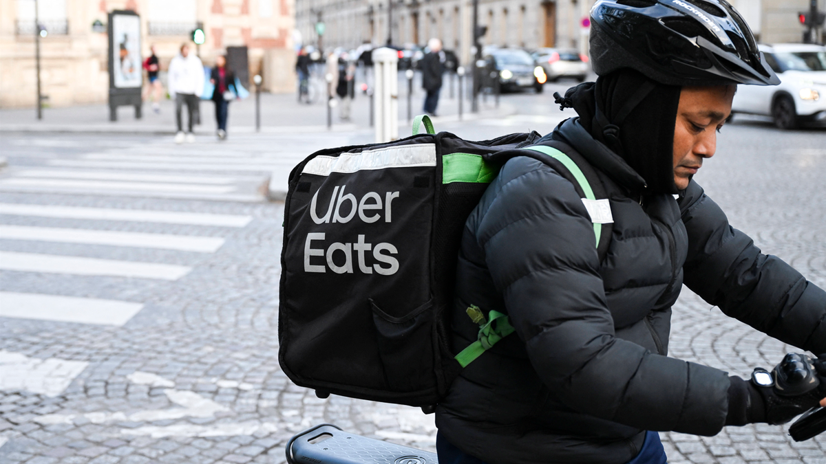 Plainte pour «traite d'êtres humains» contre Deliveroo et Uber Eats