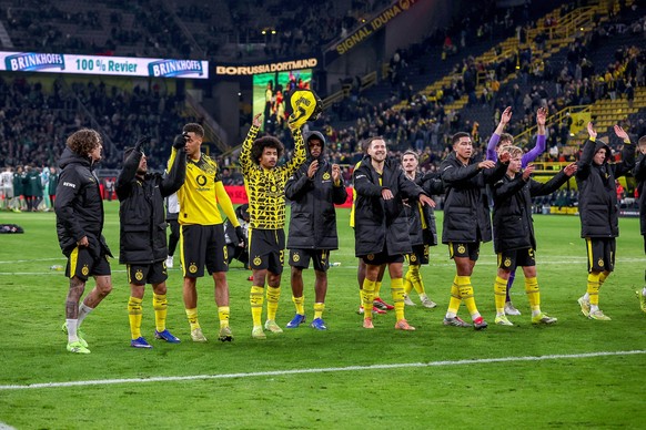 13.01.2026, Fu�ball, Borussia Dortmund - SV Werder Bremen,, 1. Fu�ball Bundesliga, 17. Spieltag, Signal Iduna Park, Saison 2025 2026: Abschlussjubel nach dem 3:0 Sieg des BVB DFB regulations prohibit  ...