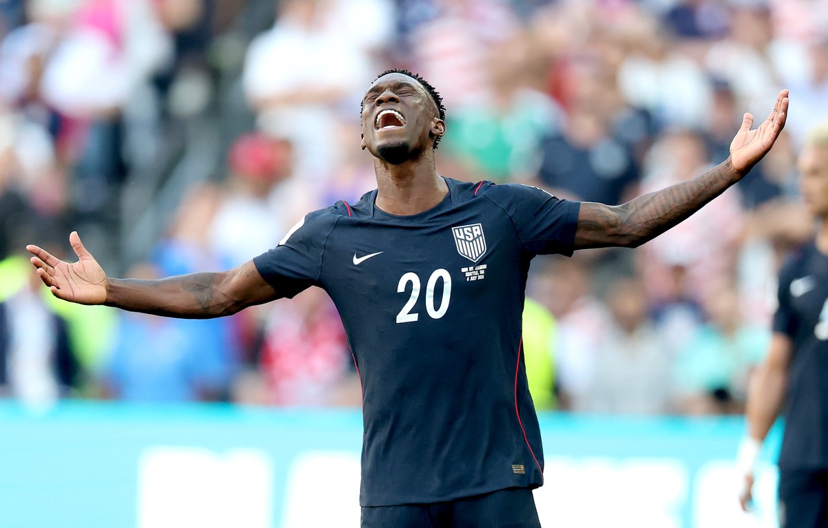 epa13093438 Folarin Balogun of USA reacts during the FIFA World Cup 2026 Round of 16 match USA against Belgium, in Seattle, USA, 06 July 2026. EPA/CHRISTOPHER TORRES