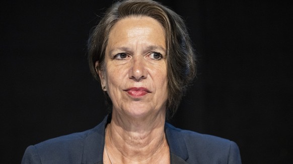 Die Staatssekretaerin des SEM, Christine Schraner Burgener anlaesslich der oeffentlichen Infoveranstaltung ueber das geplante Bundesasylzentrum auf dem Gelaende des Campingplatzes Buosingen oberhalb d ...