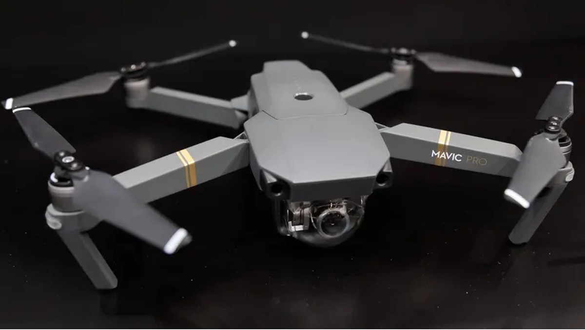 L'Ukraine détruit des blindés russes avec des drones amateurs