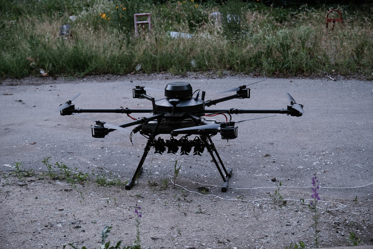 epa12170492 A Ukrainian-made Vampire drone operated by the 15th National Guard Brigade 'Kara-Dag' in the Ukrainian city of Myrnohrad, Donetsk, Ukraine, 10 June 2025. Kara-Dag pilots use thes ...