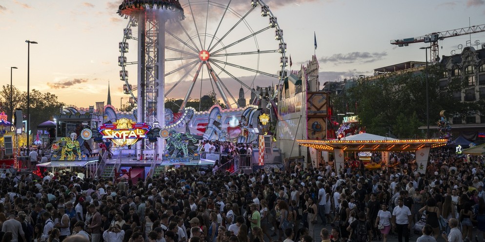 Rund zwei Millionen Besuchende zählte das grösste Volksfest der Schweiz. Das Züri Fäscht lockte aber nicht nur zum Party machen an, sondern bot auch sportliches Spektakel und schlug urchige Töne an. D ...