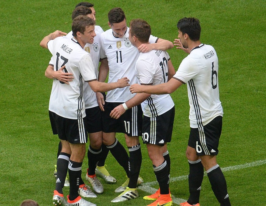 Deutschland gewinnt das letzte Testspiel vor dem EM mit 2:0 gegen Ungarn.