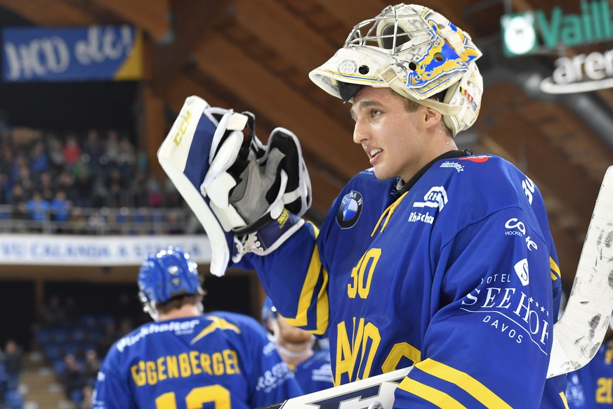 Goalie Joren Van Pottelberghe von Davos, nach dem Eishockey-Qualifikationsspiel der National League A zwischen dem HC Davos und dem HC Fribourg-Gotteron, am Samstag, 30. September 2017, in der Vaillan ...