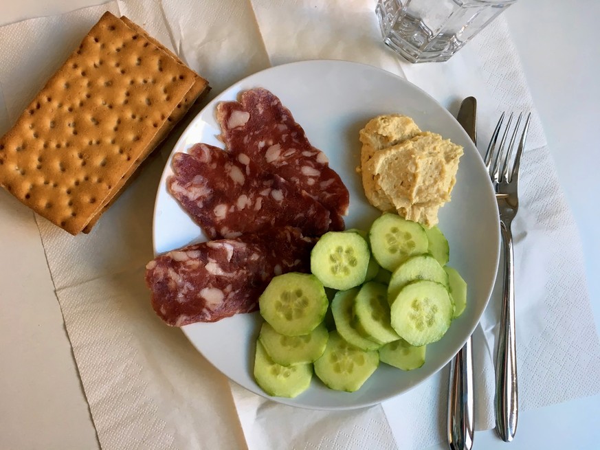 Das essen büroangestellte zum zmittag mittagessen büro essen food watson redaktion