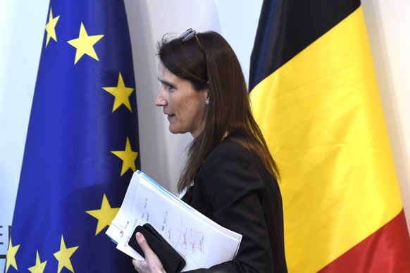 epa08364907 Belgian Prime minister Sophie Wilmes during a press conference following the National security council on Covid-19 (Coronavirus), in Brussels , Belgium 15 April 2020. In order to contain t ...