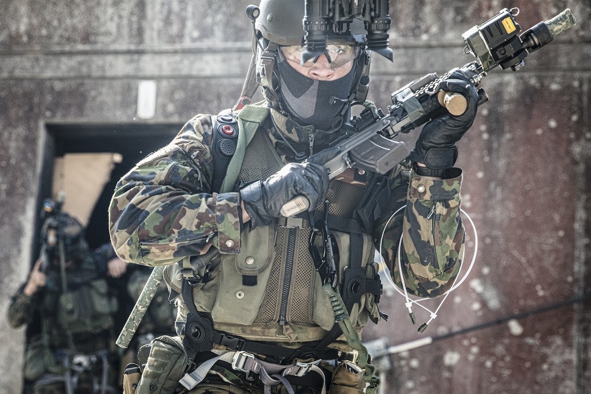 Exercice Lux23 de l'armée Suisse, au 1er au 8 mai 2023. Région Genève, Vaud, Neuchâtel.