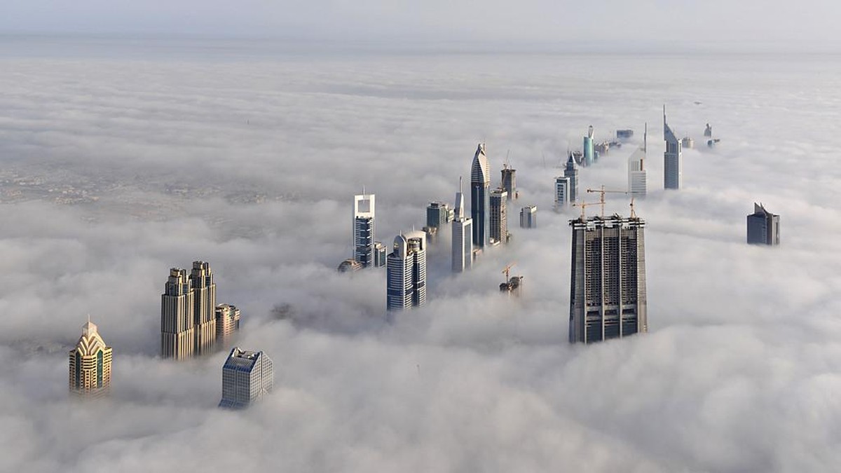 buildings dubaï dans les nuages