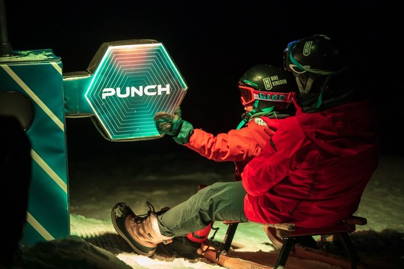 Nachtschlitteln Rauszeit bestes Pisten Light Ride Lenzerheide