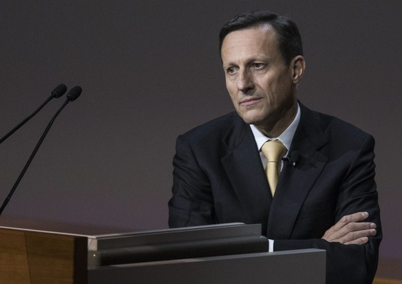 ARCHIVBILD ZUM URTEIL BUNDESGERICHT IN SACHEN EHRVERLETZUNGSKLAGE DANIEL VASELLA GEGEN ERWIN KESSLER --- Daniel Vasella, Chairman of the Board of Swiss pharmaceutical group Novartis, listens during th ...