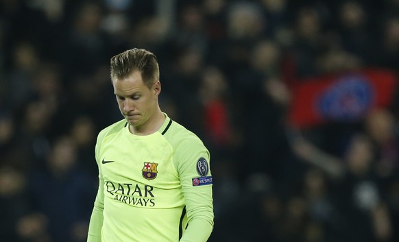 Football Soccer - Paris St Germain v Barcelona - UEFA Champions League Round of 16 First Leg - Parc Des Princes, Paris, France - 14/2/17 Barcelona&#039;s Marc-Andre ter Stegen looks dejected after Par ...