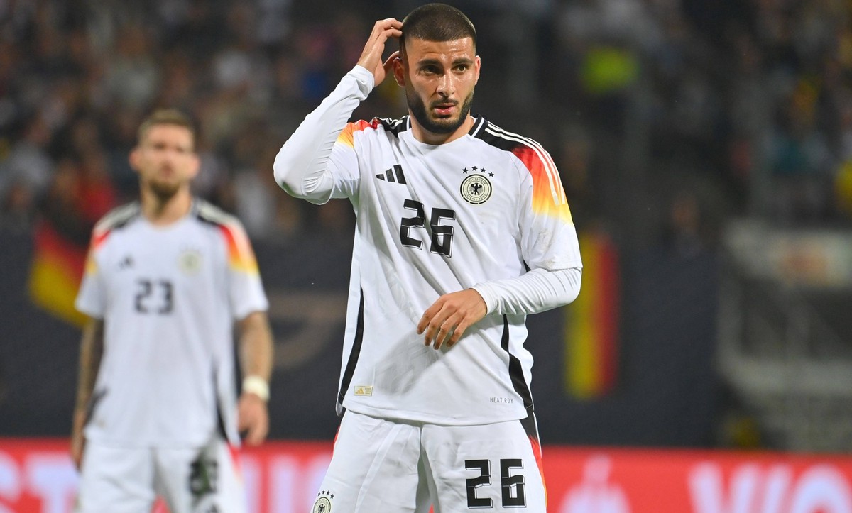 Deniz UNDAV GER, skeptisch,Gestik, Aktion,Einzelbild,angeschnittenes Einzelmotiv,Halbfigur,halbe Figur. Fussball Laenderspiel Deutschland GER - Ukraine UKR 0-0 am 03.06.2024, Max Morlock Stadion Nuern ...