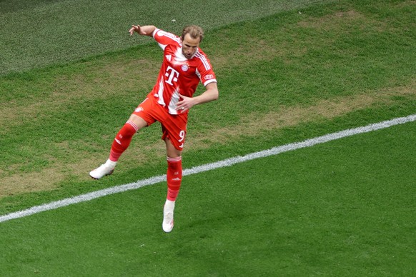 epa12907777 Harry Kane of Bayern Munich celebrates scoring the 0-1 goal during the German DFB Cup semi final soccer match between Bayer 04 Leverkusen vs Bayern Munich in Leverkusen, Germany, 22 April  ...